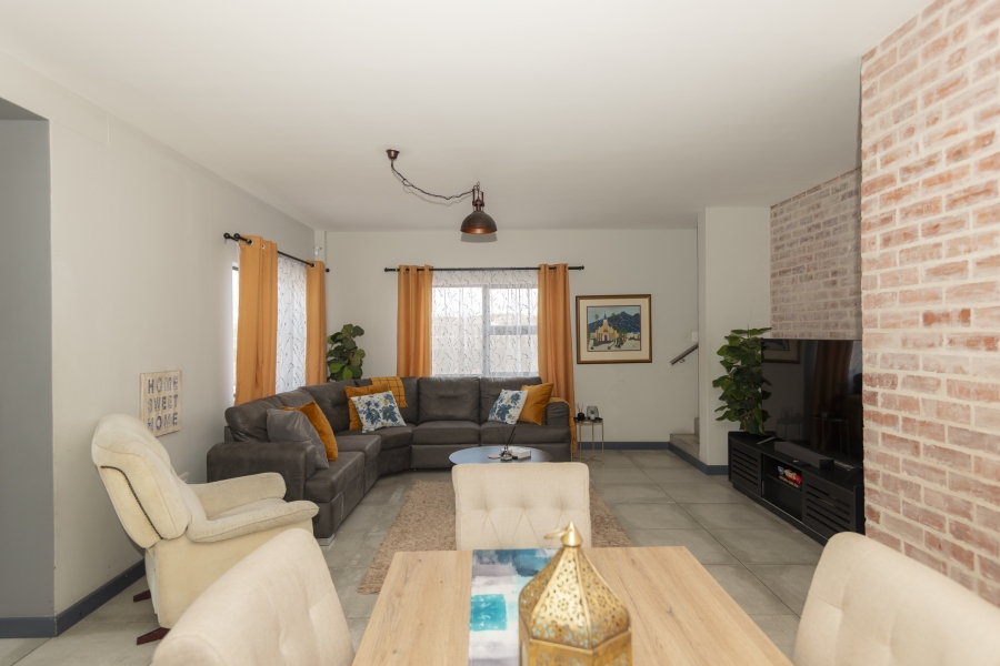 4 Bedroom Property for Sale in Country Club Western Cape